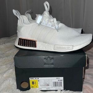 ROSE GOLD NMD R1 womens 8.5 - price negotiable 😊